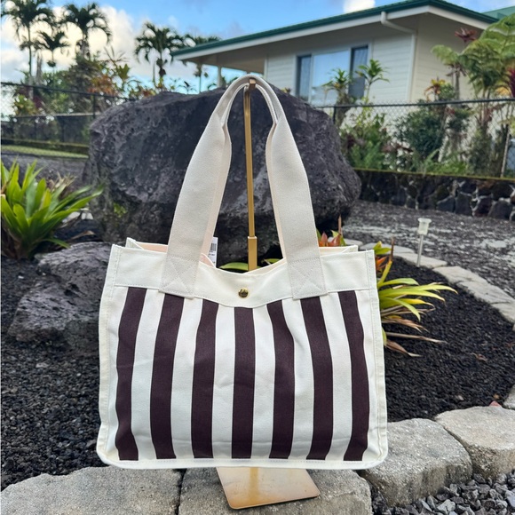 Henri Bendel Brown & White Canvas Stripe Tote 712 Fifth Avenue NYC - Picture 3 of 8